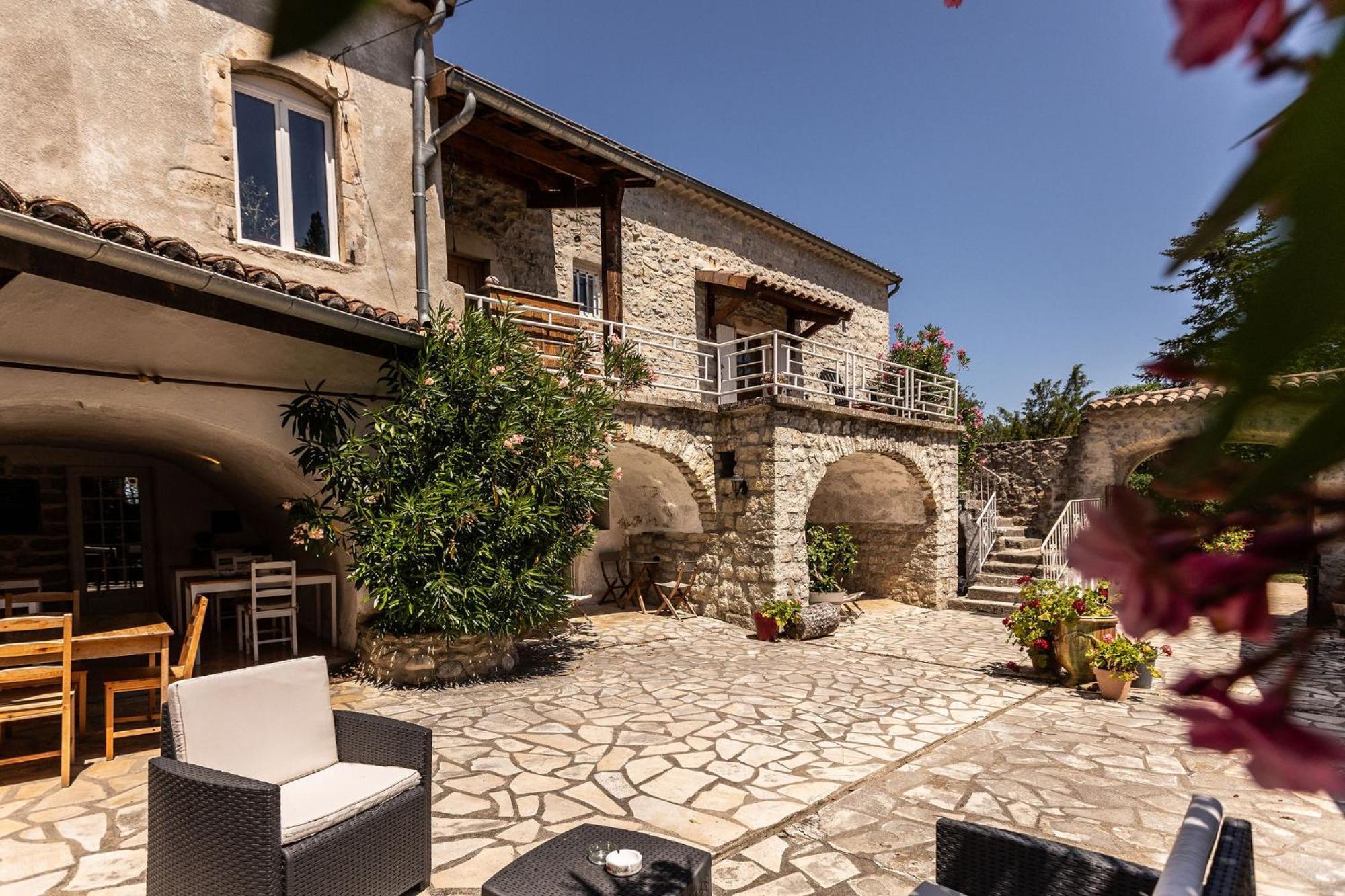 Hotel Les Monteils Grospierres Exteriér fotografie